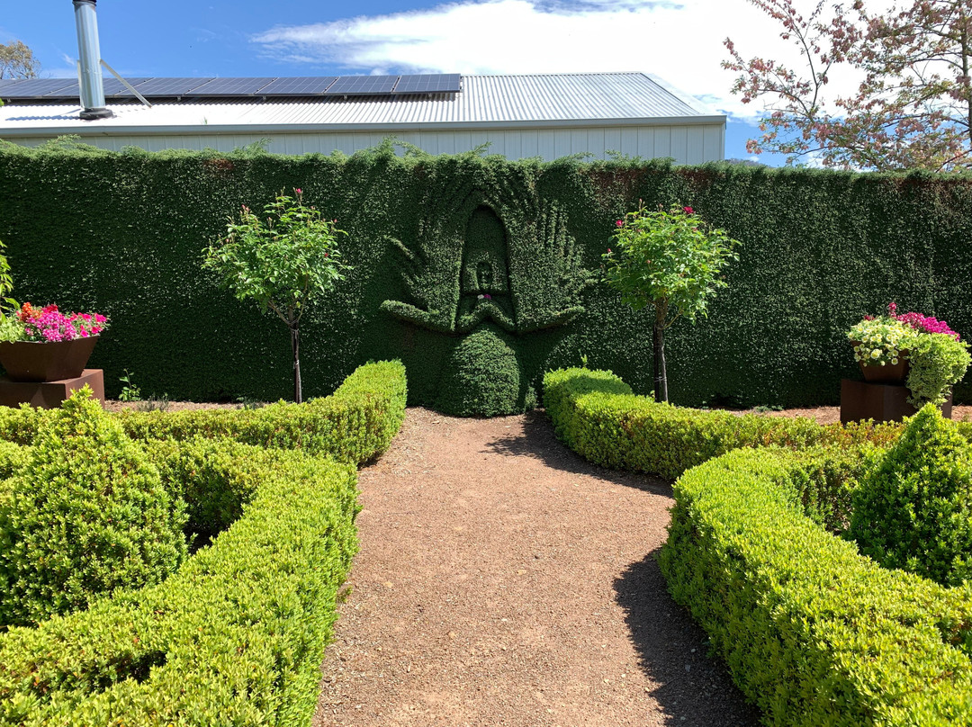 High Country Gardens, Gallery and Maze-Goughs Bay必去景点