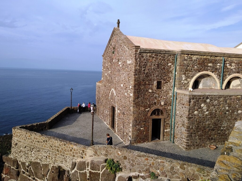 Cattedrale di Sant'Antonio Abate e Museum Ampuriense-Castelsardo必去景点