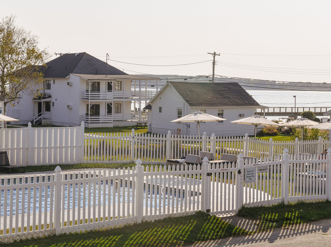 Bluebird Ocean Point Inn主图