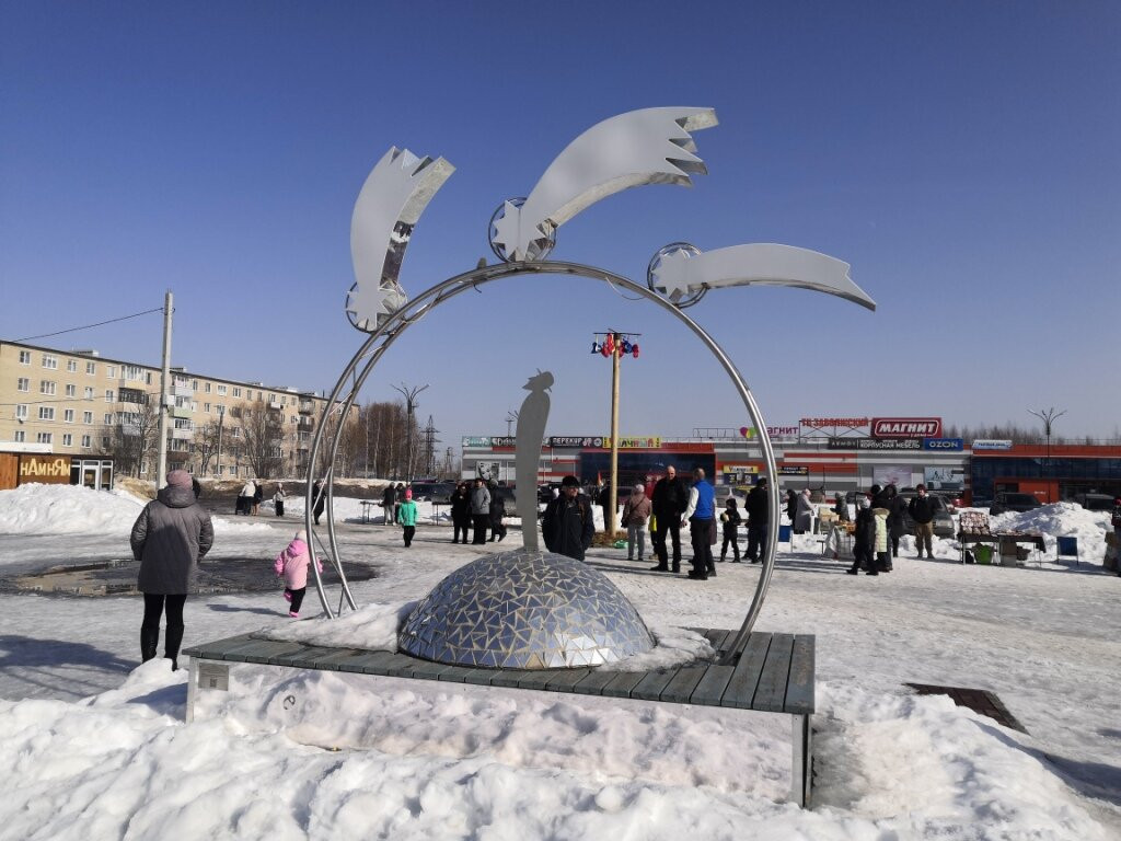 Astronomu Fyodoru Aleksandrovichu Bredikhinu Monument景点图片