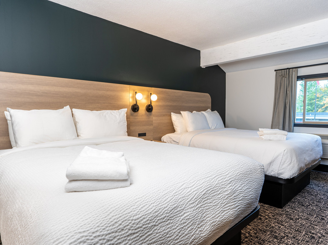 Northwinds Hotel Revelstoke By Basecamp主图