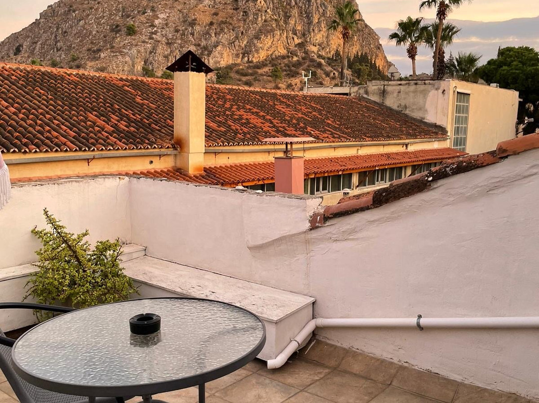 欧墨菲波利酒店主图