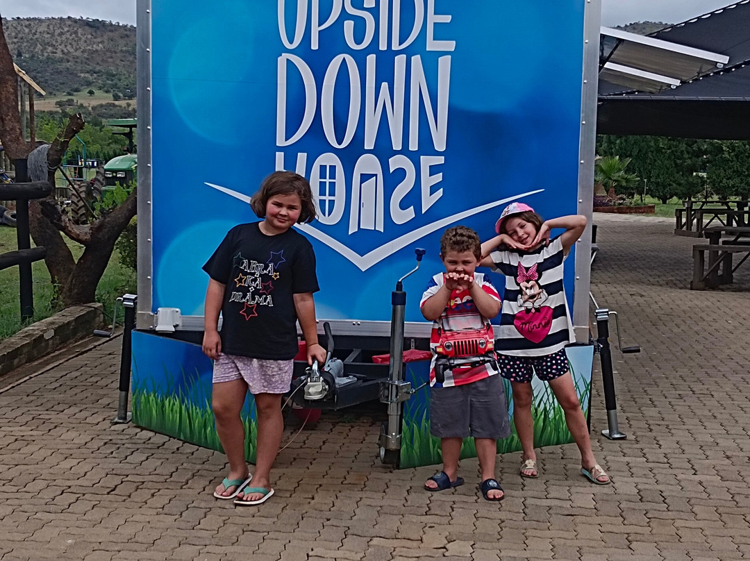 Upside Down House-Broederstroom必去景点