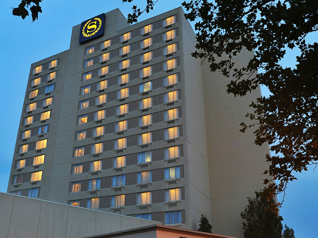 Sheraton Bucks County Langhorne主图