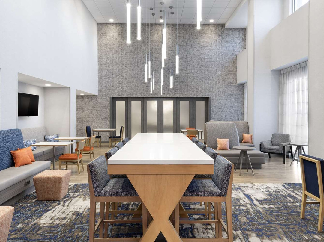 Hampton Inn & Suites St. Charles Old Town Area