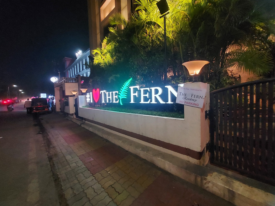 温莎城堡酒店主图