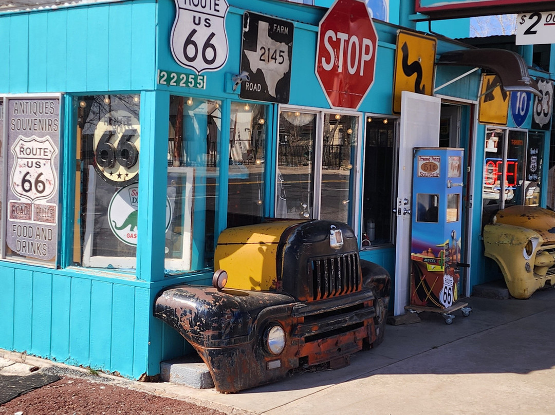 Route 66 Road Relics-塞利格曼必去景点