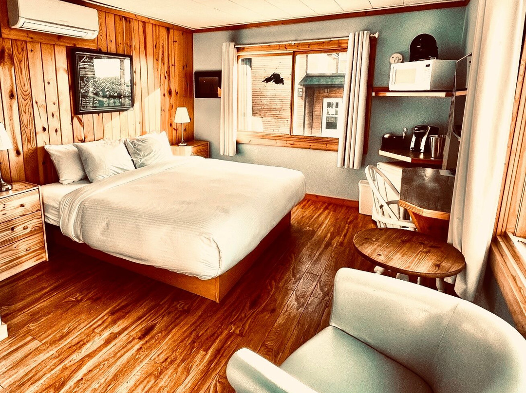 Mangy Moose Motel主图