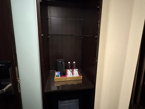 曼谷京华大酒店主图