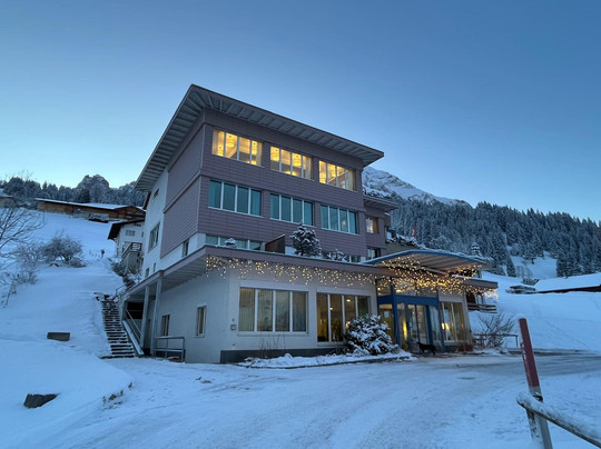 Ferien- und Familienhotel Alpina主图