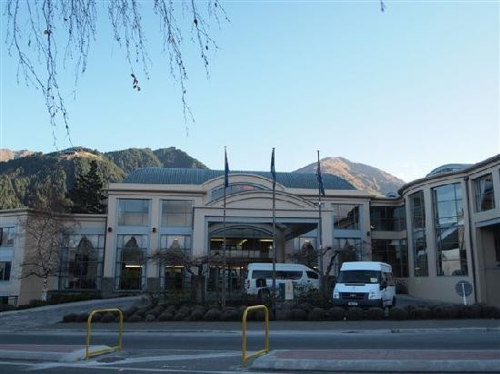 皇后镇千禧酒店主图