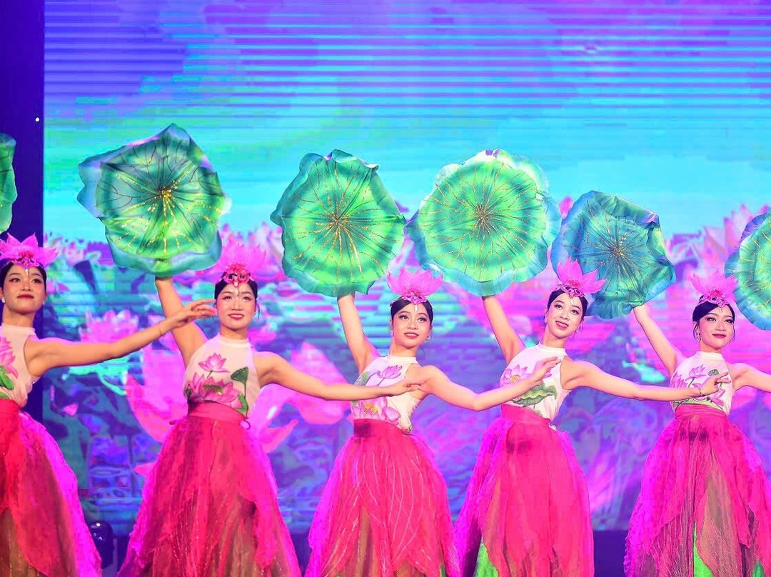 Ao Dai Show Da Nang-Khue My必去景点