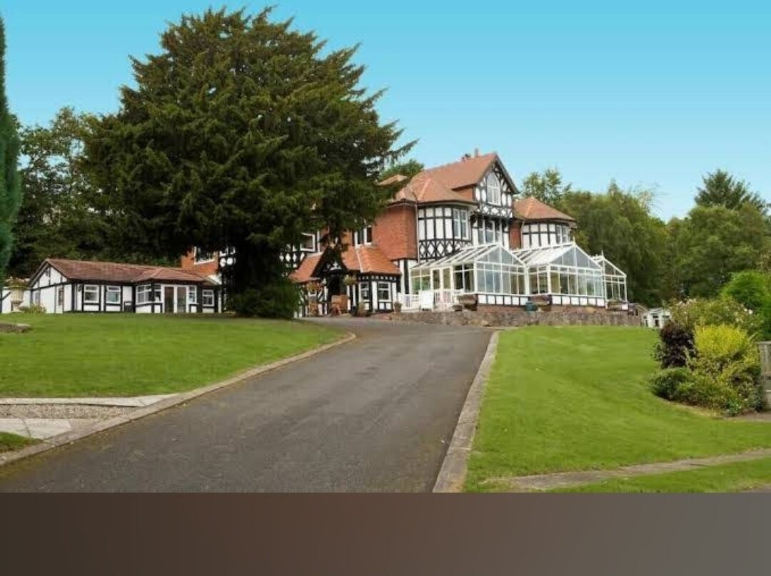 Lyons Woodlands Hall Holiday Park & Hotel主图