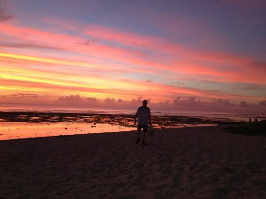 安华海滩度假酒店主图