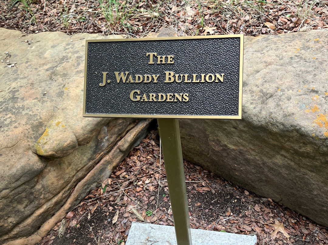 J. Waddy Bullion Gardens-Goldthwaite必去景点
