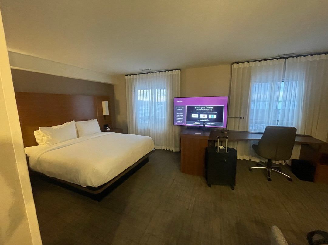 拉瓦尔Residence Inn 酒店