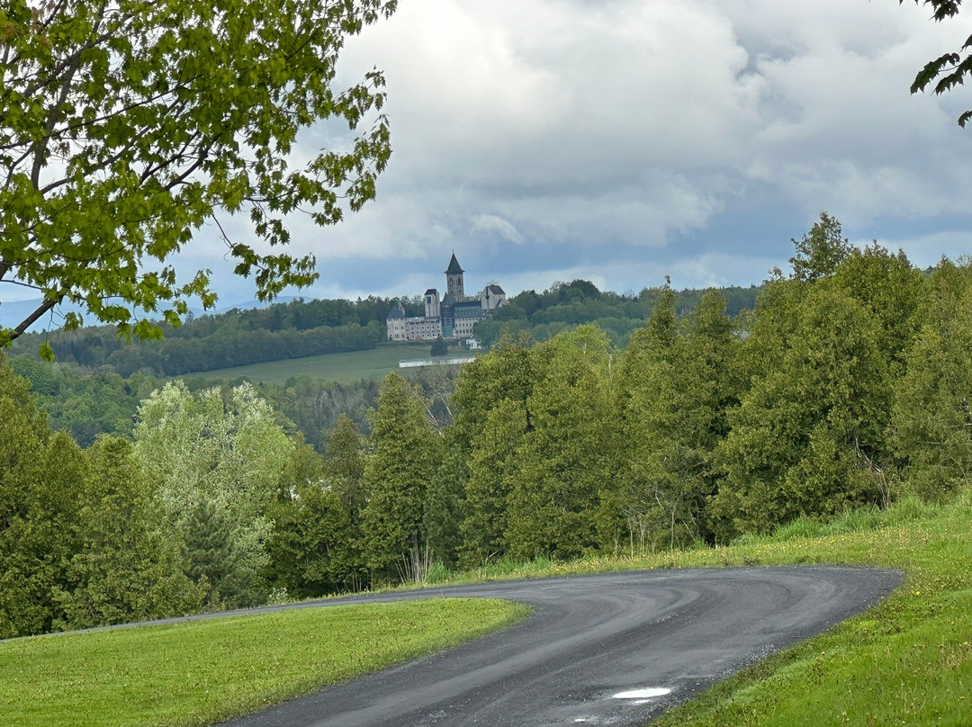 Three Pines Tours-Knowlton必去景点