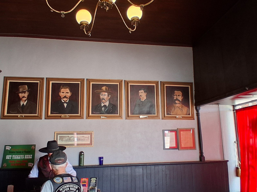 Wyatt Earp's Oriental Saloon & Theater-墓碑镇必去景点