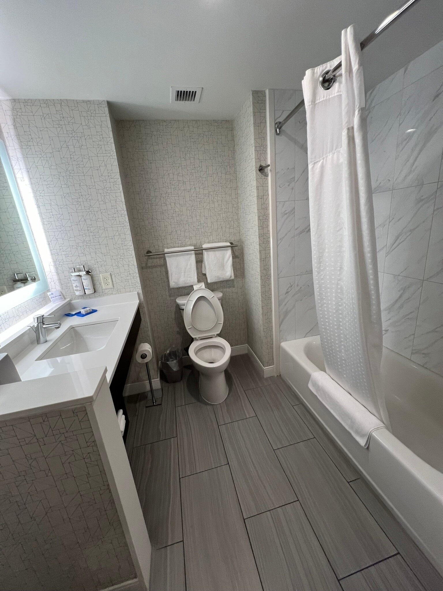 Holiday Inn Express Kansas City Downtown By IHG-浴室