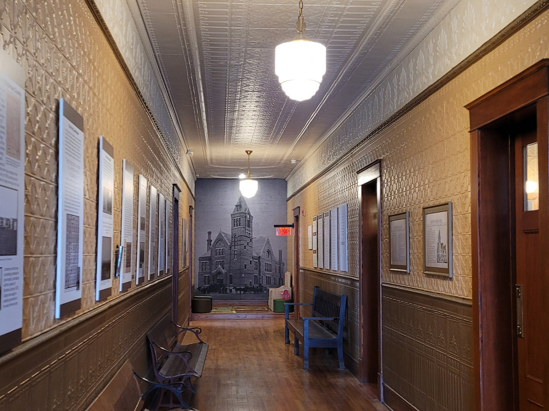 1883 Stutsman County Courthouse-Jamestown必去景点