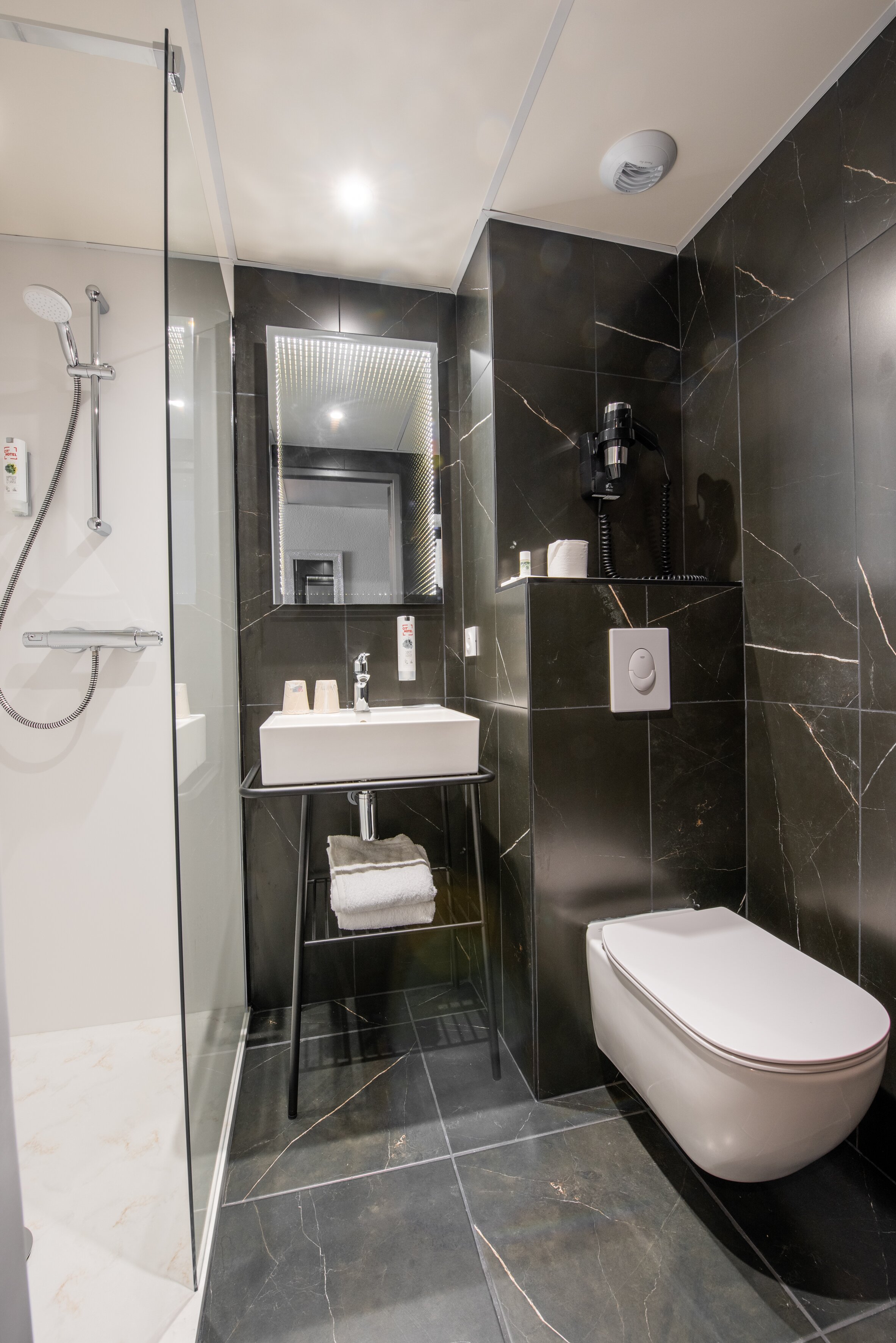 Cit'Hotel Stim'otel-浴室
