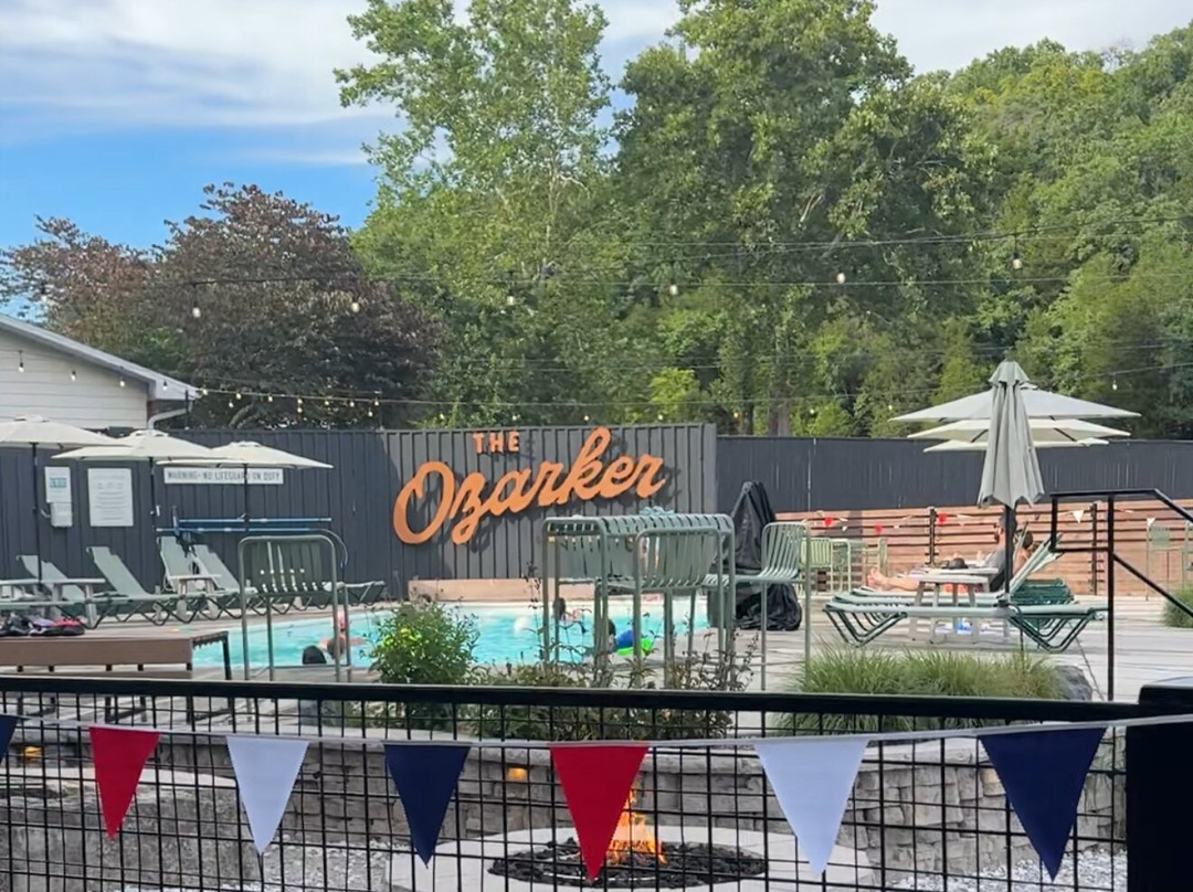 奥扎克尔旅馆主图