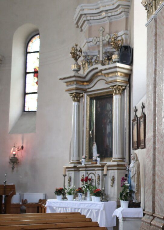 Biserica Romano-catolică „sf. Treime”-Bistrita Bargaului必去景点