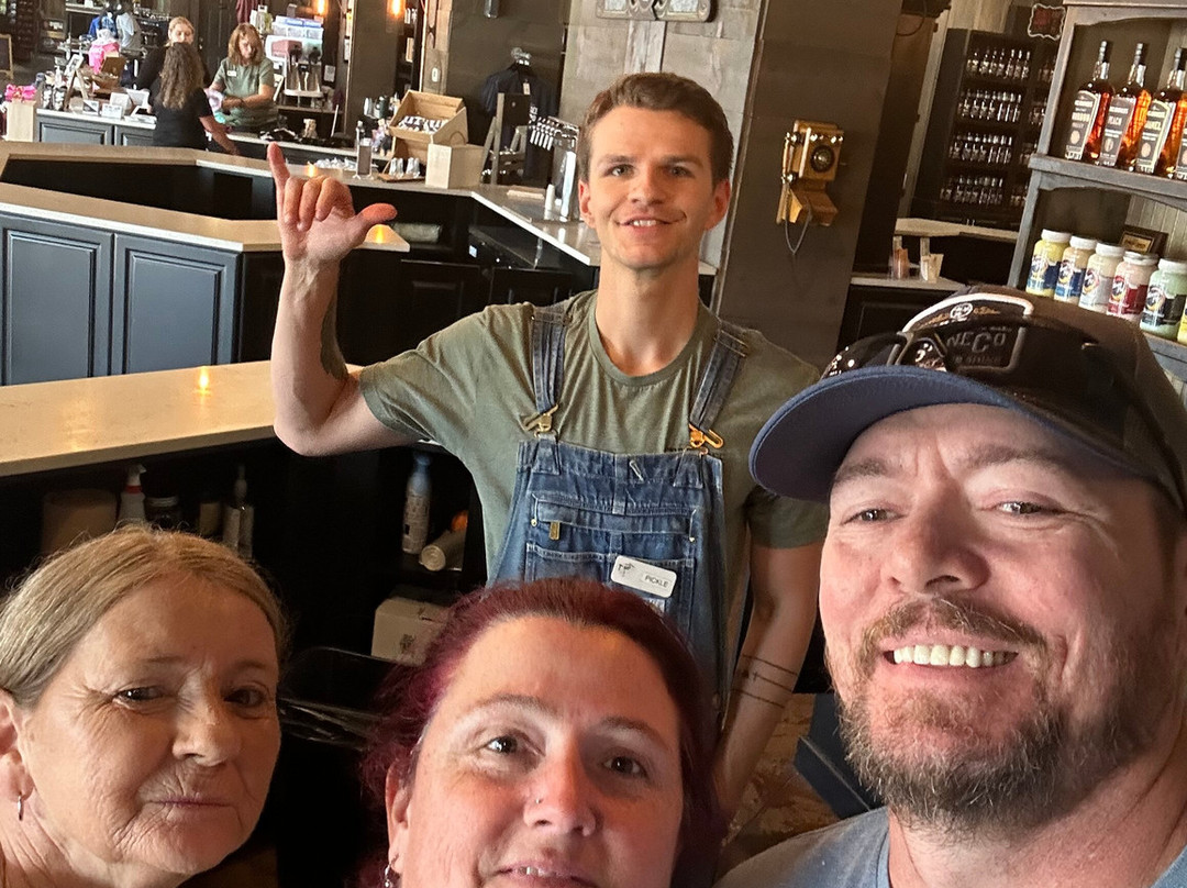 Tennessee Shine Co.-塞维尔维尔必去景点