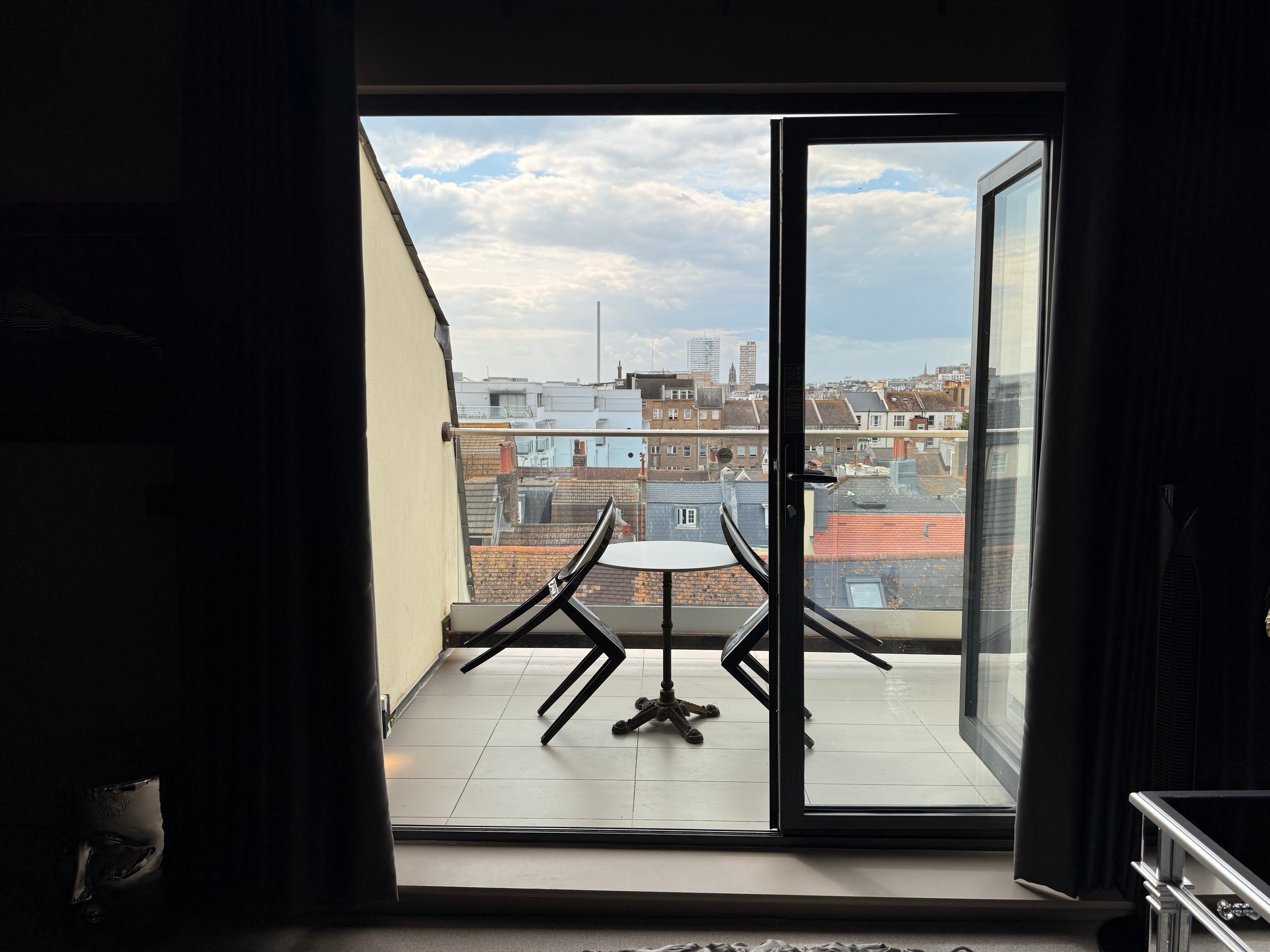 Square Townhouse-客卧