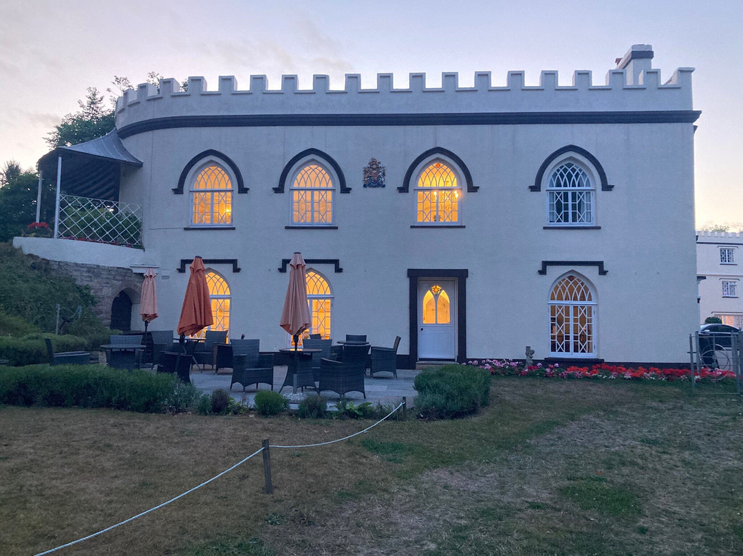 Royal Glen Hotel主图