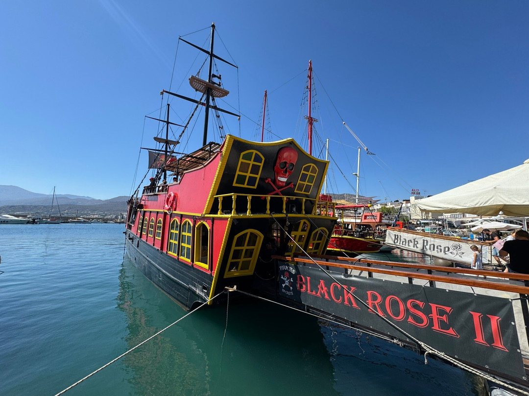 Black Rose Pirate Boat-赫索尼索斯必去景点