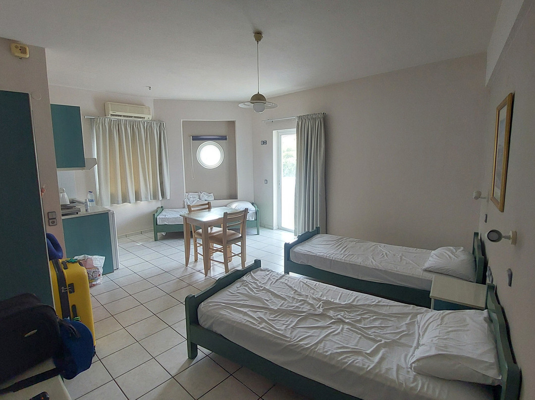 Athena Apartments主图