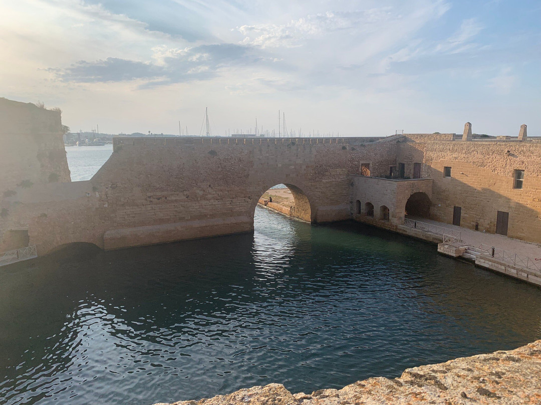 Castello Aragonese-布林迪西必去景点