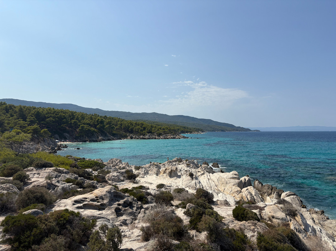 Kavourotrypes Beach-Sarti必去景点