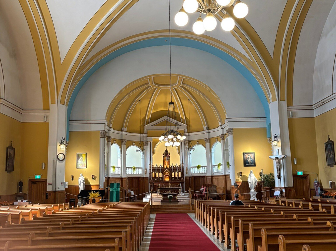 Saint-sauveur Church-Saint Sauveur des Monts必去景点