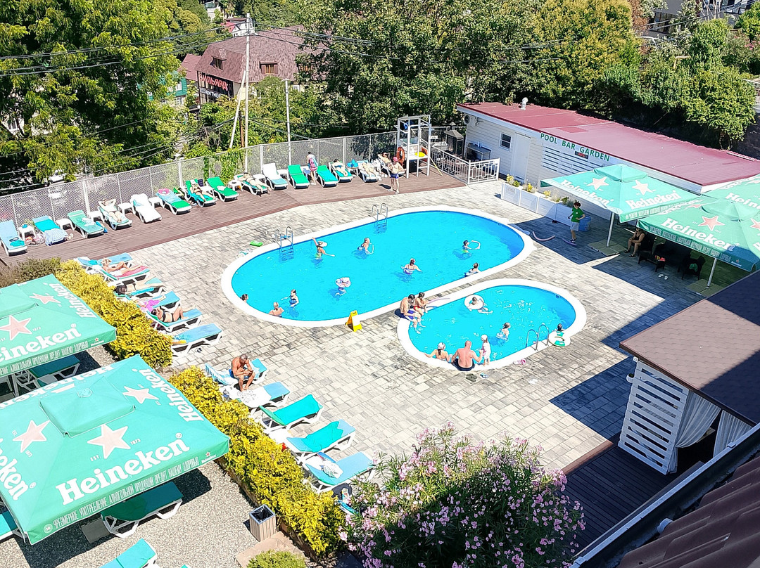 Garden Hills Hotel主图