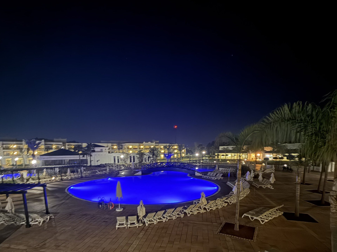 伊波罗之星度假酒店主图