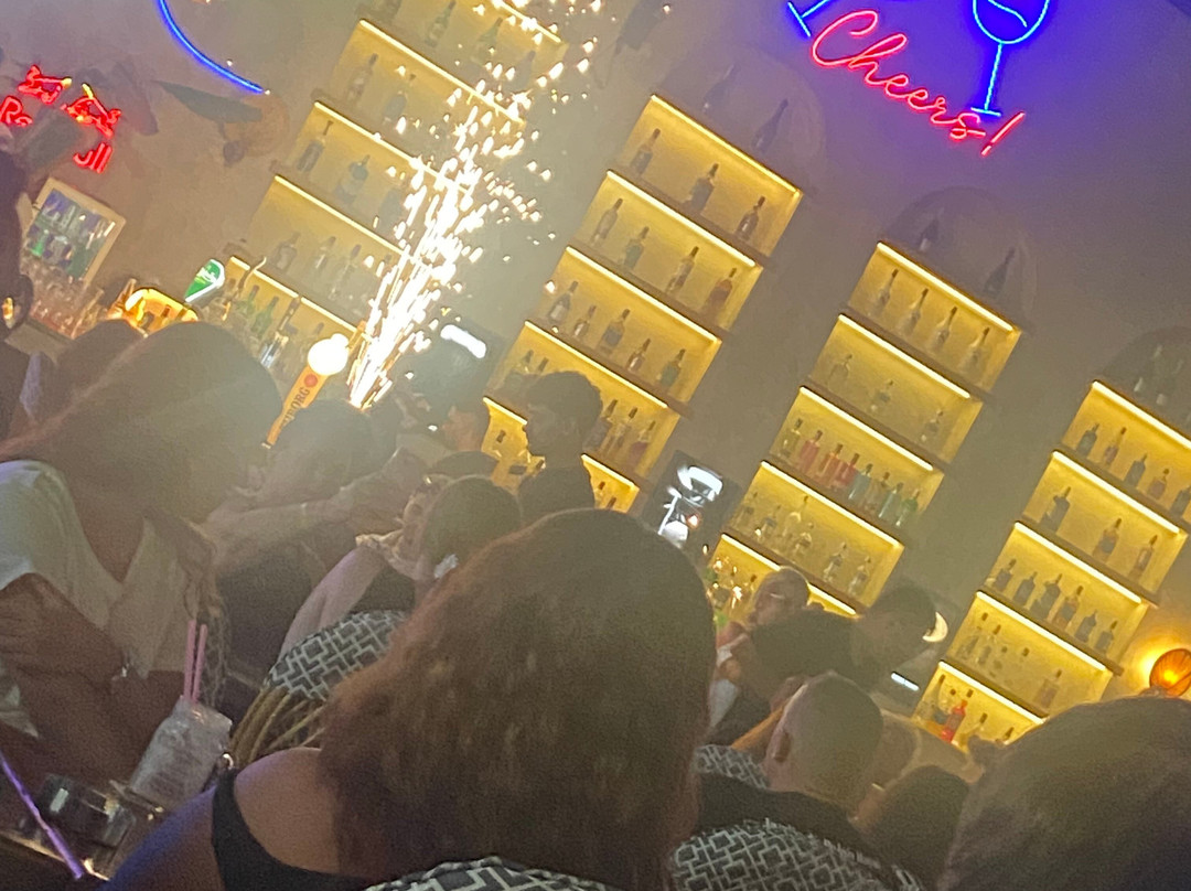 VIP Dance Bar-厄吕代尼兹必去景点