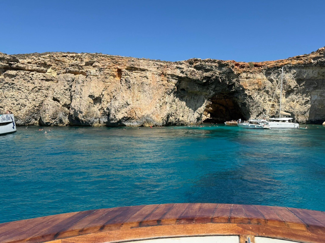 Crystal Lagoon-Comino必去景点