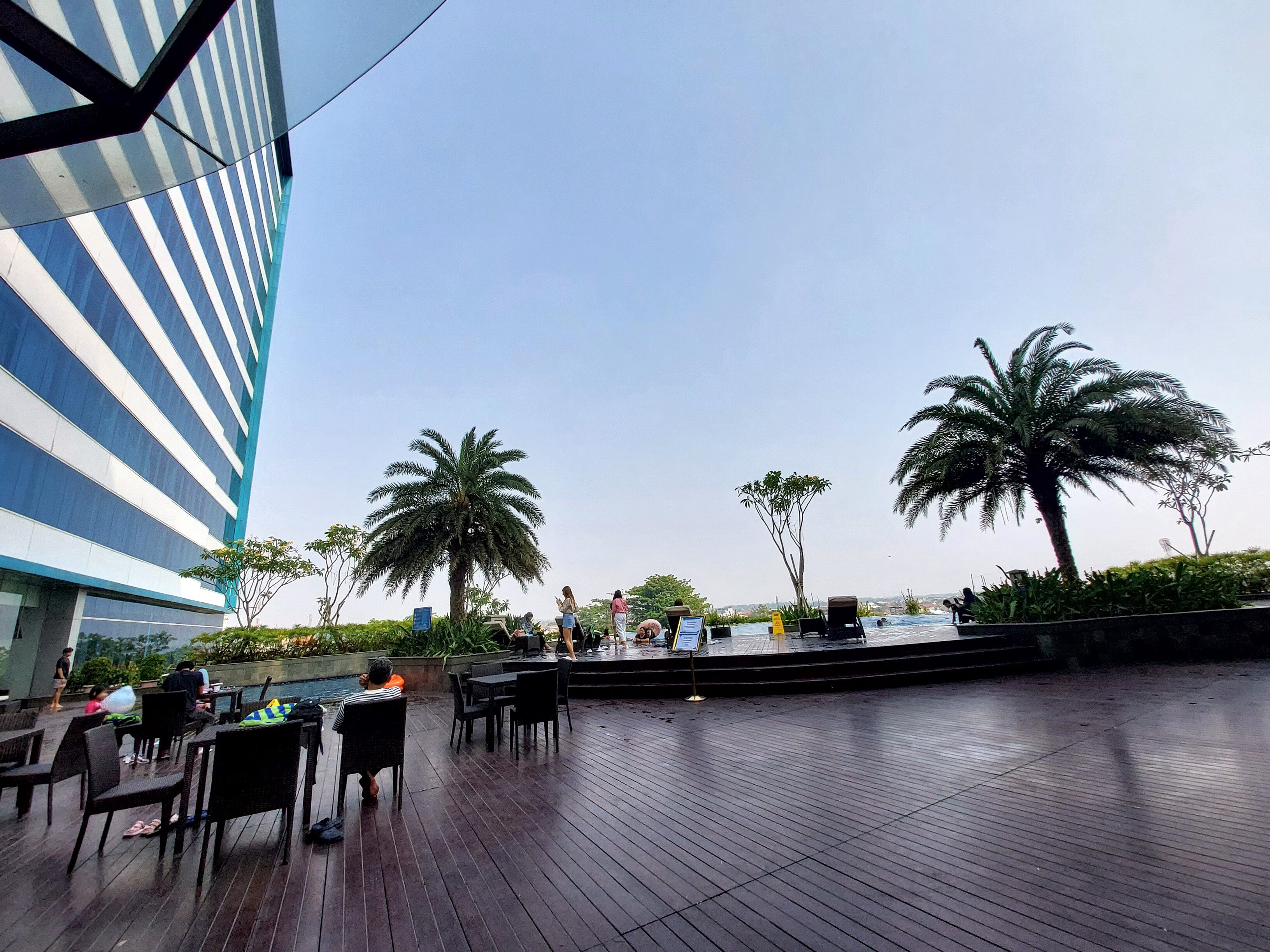 Avenzel Hotel and Convention Cibubur-泳池