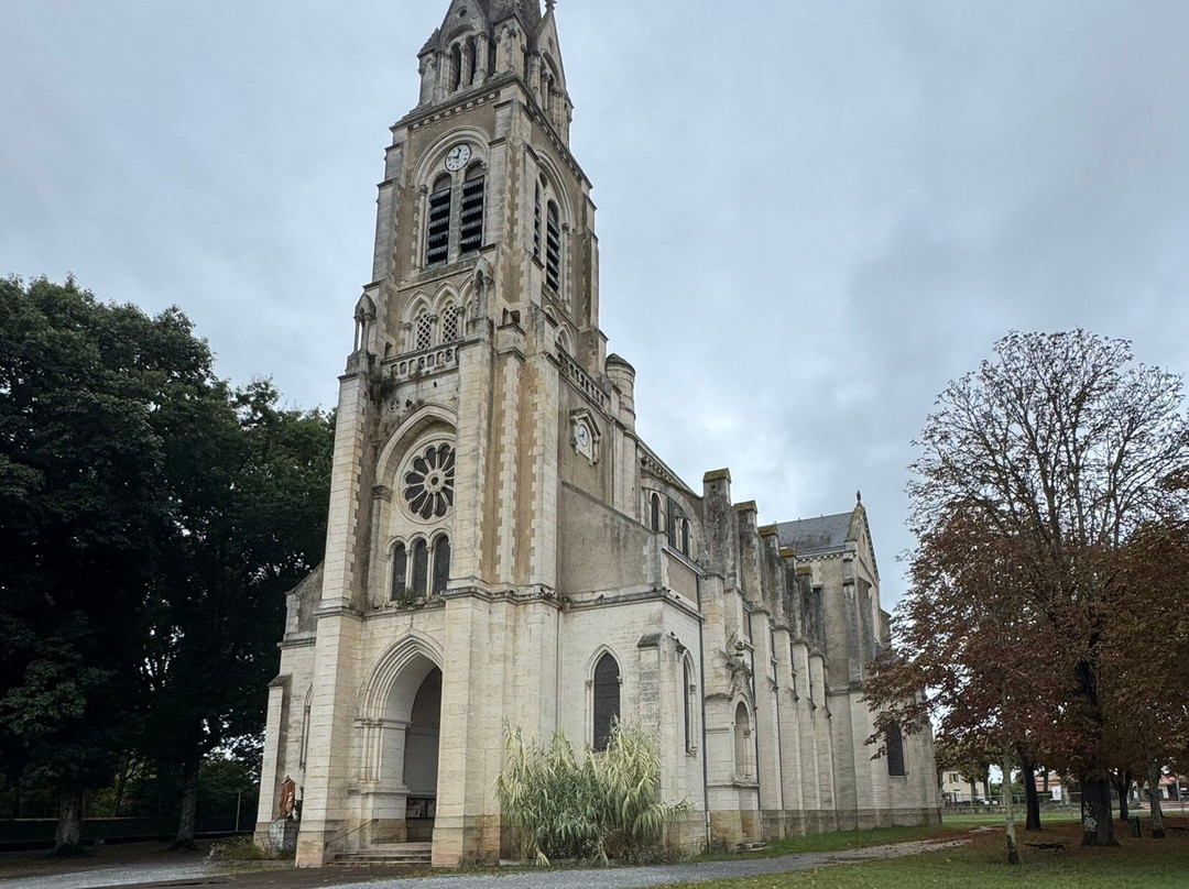 Eglise Sainte-Eugenie-Pontonx-sur-l'Adour必去景点