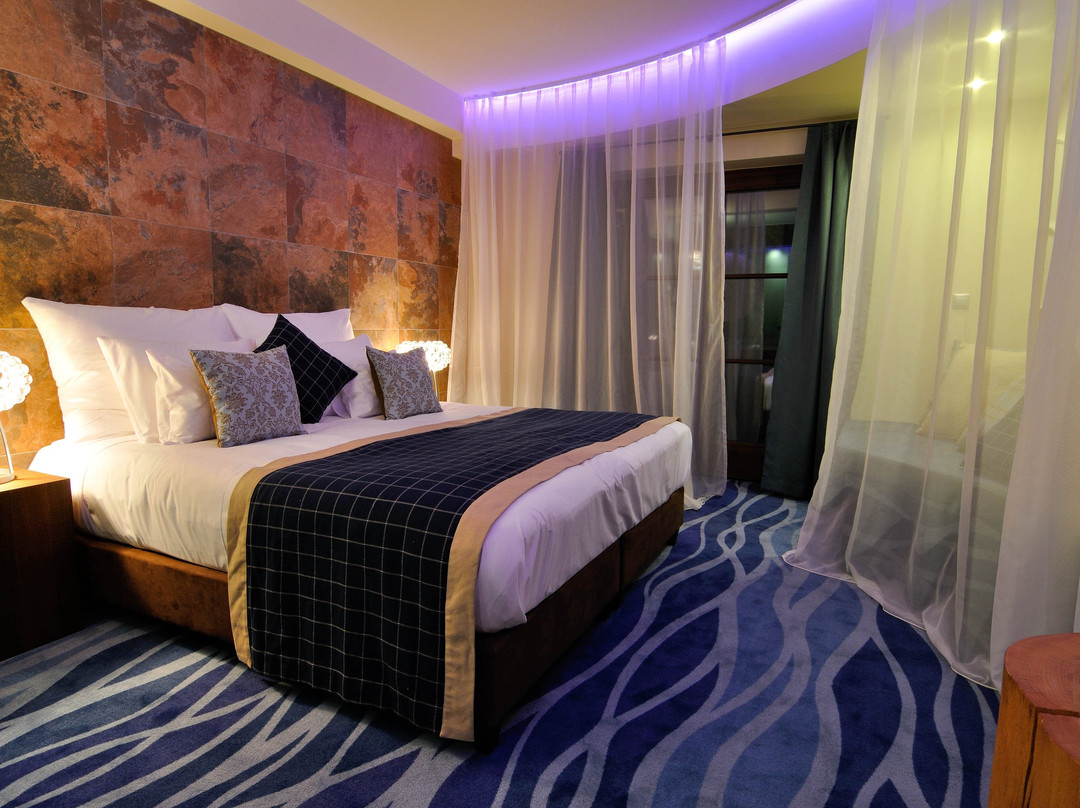 Hotel Cascade Resort & Spa主图