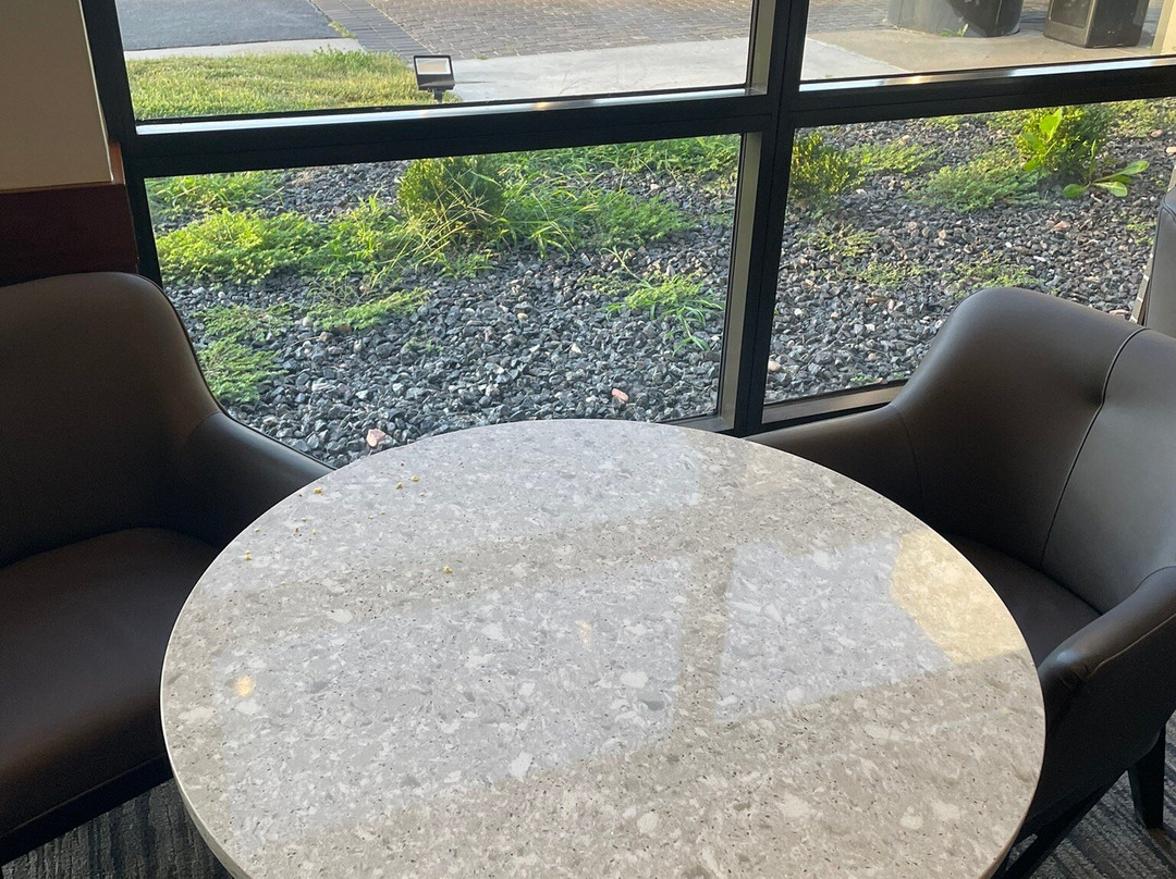 Hyatt Place Topeka主图