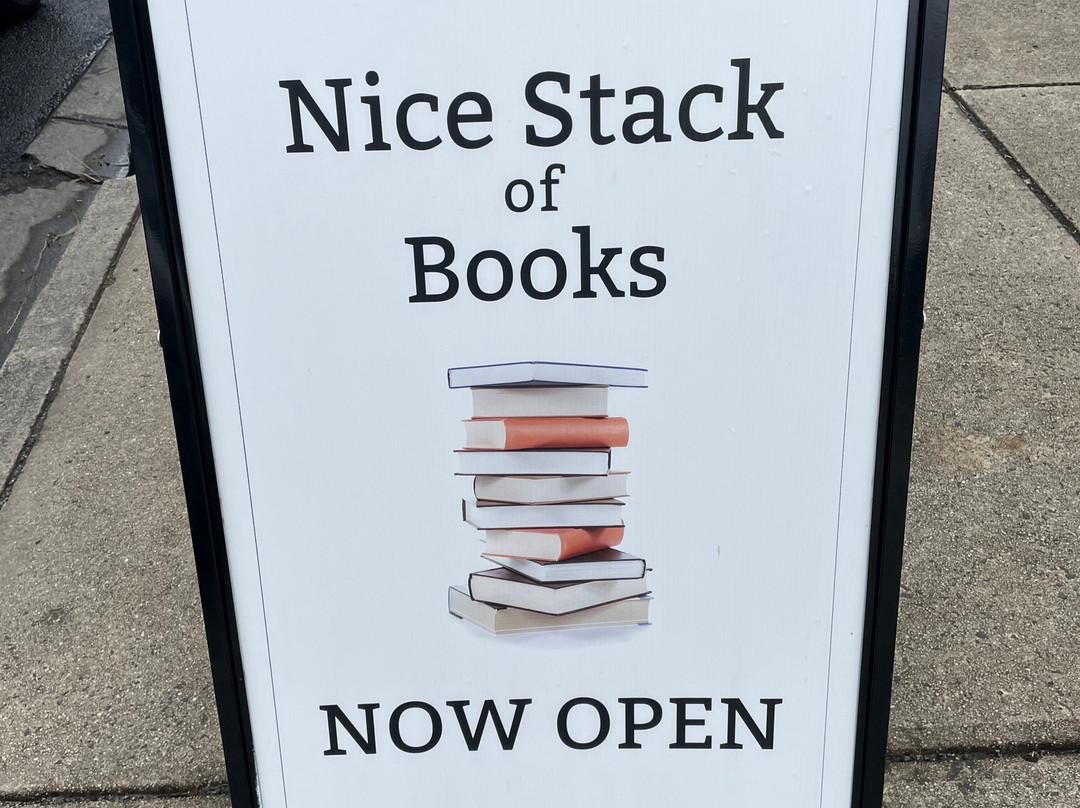 Nice Stack of Books-Meeniyan必去景点