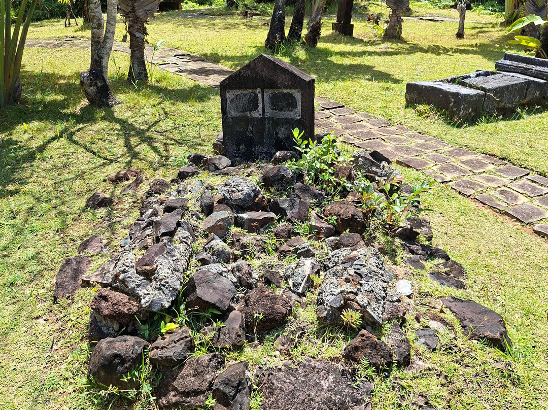 Pirate Cemetery on Nosy Boraha-Nosy Boraha必去景点