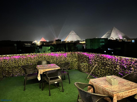 Jana Pyramids View in 3