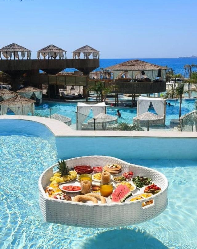 Alia Beachfront Suites And Spa