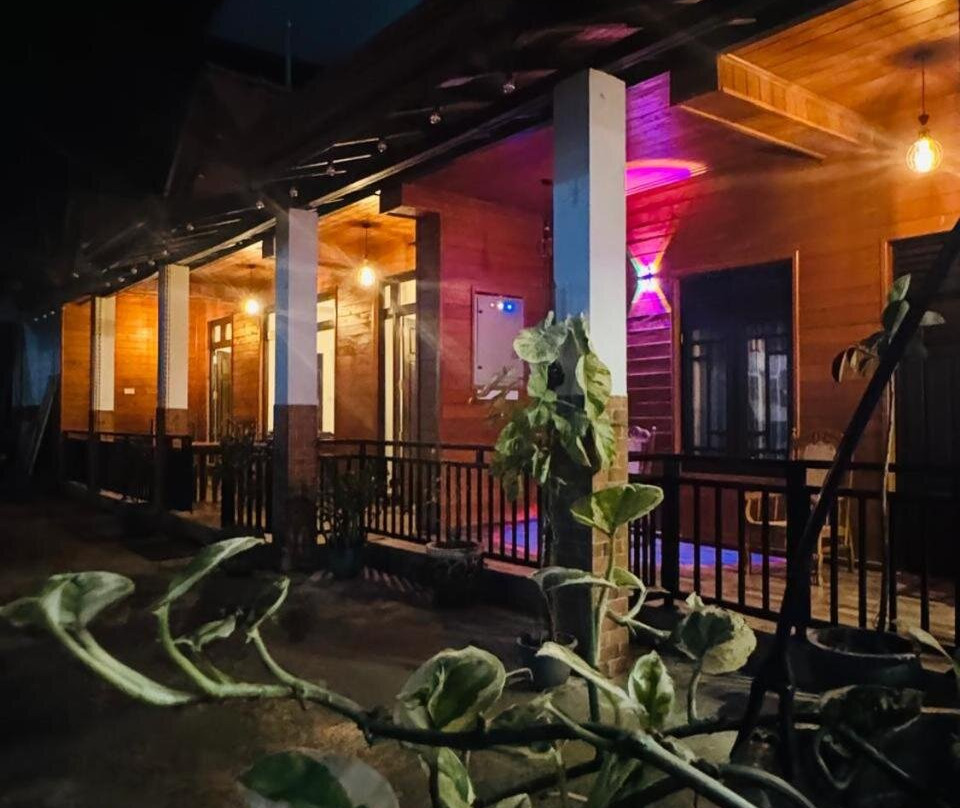 Sun Mount Adams Peak