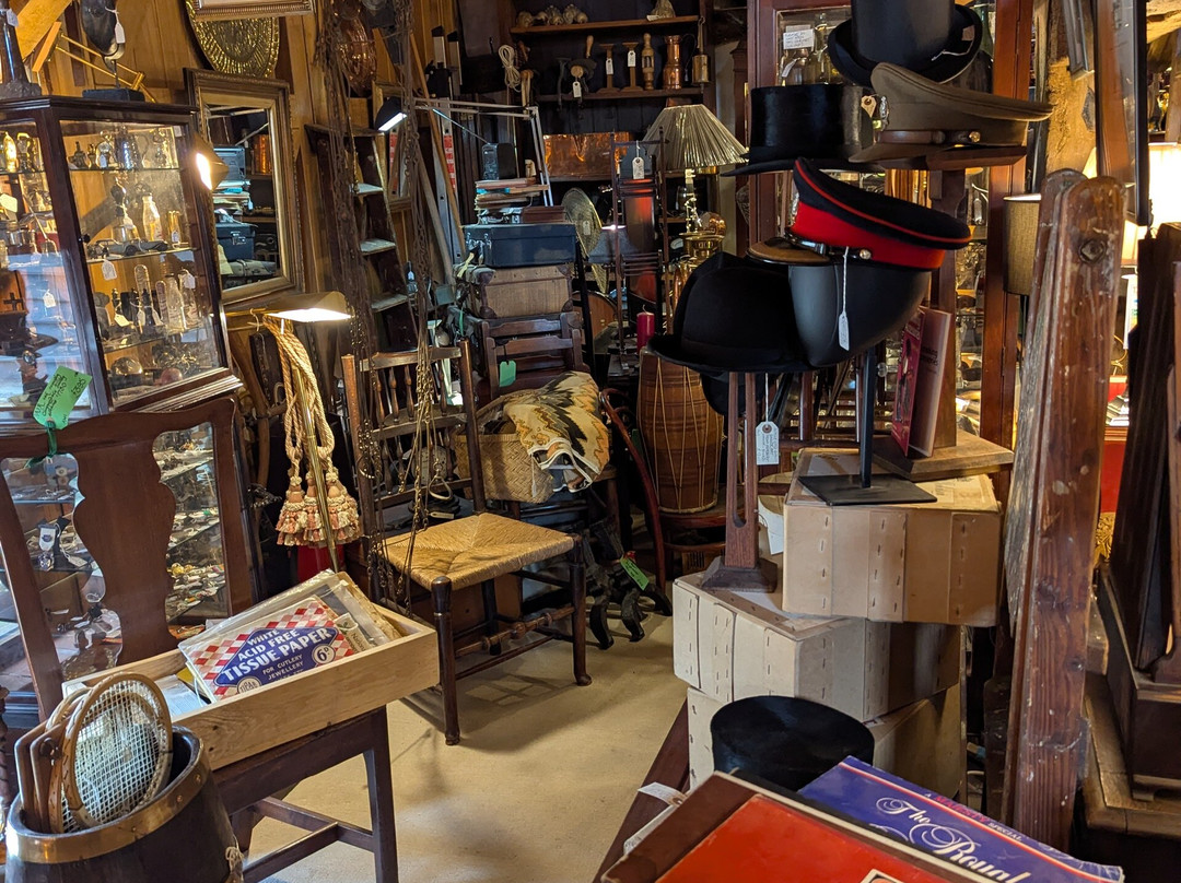 The Antiques Warehouse-法纳姆必去景点