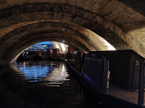 Wine Boat-布拉格必去景点